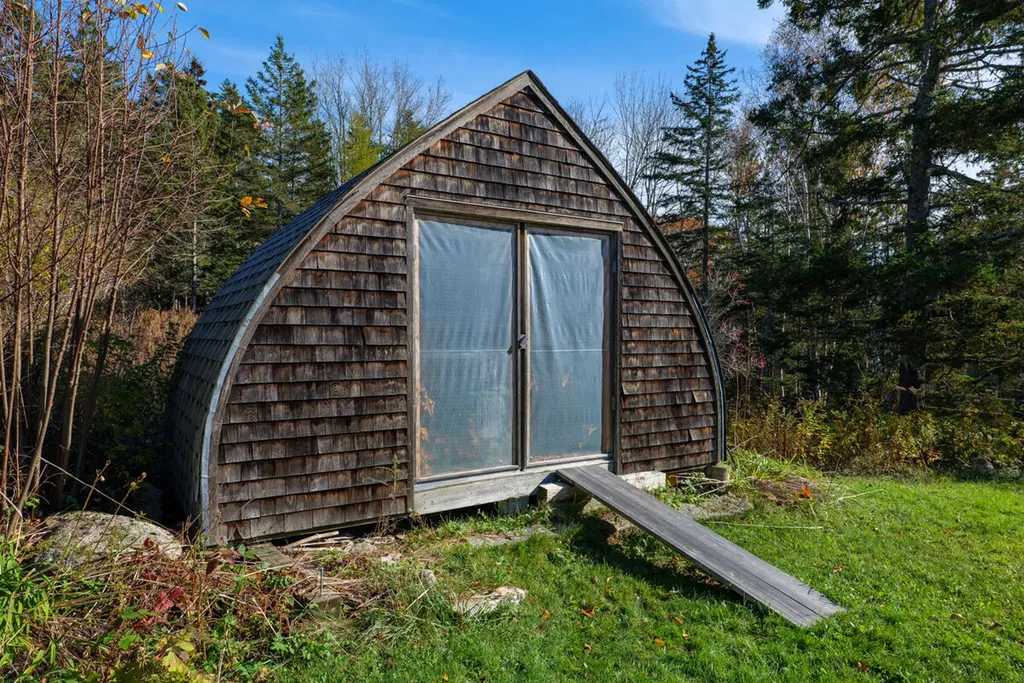 748 Oceanville Road Stonington ME 04681