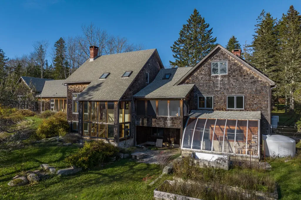 748 Oceanville Road Stonington ME 04681