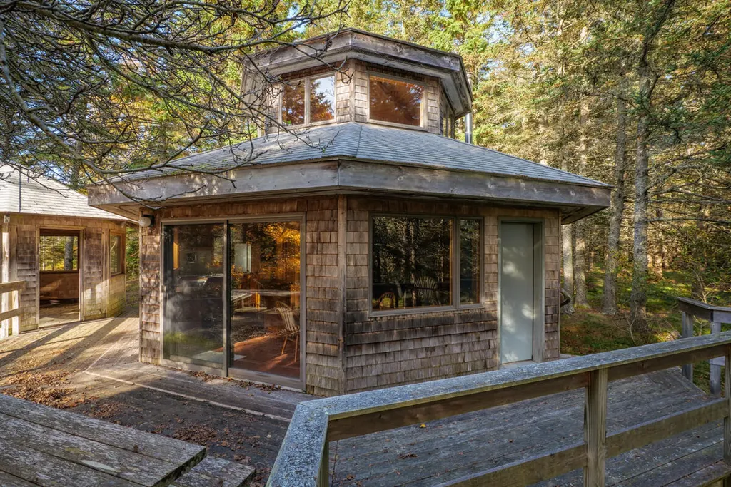 748 Oceanville Road Stonington ME 04681