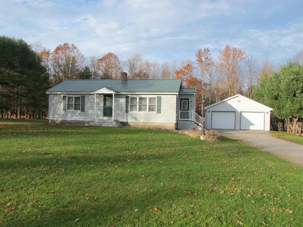 13 Russell Street Readfield ME 04355