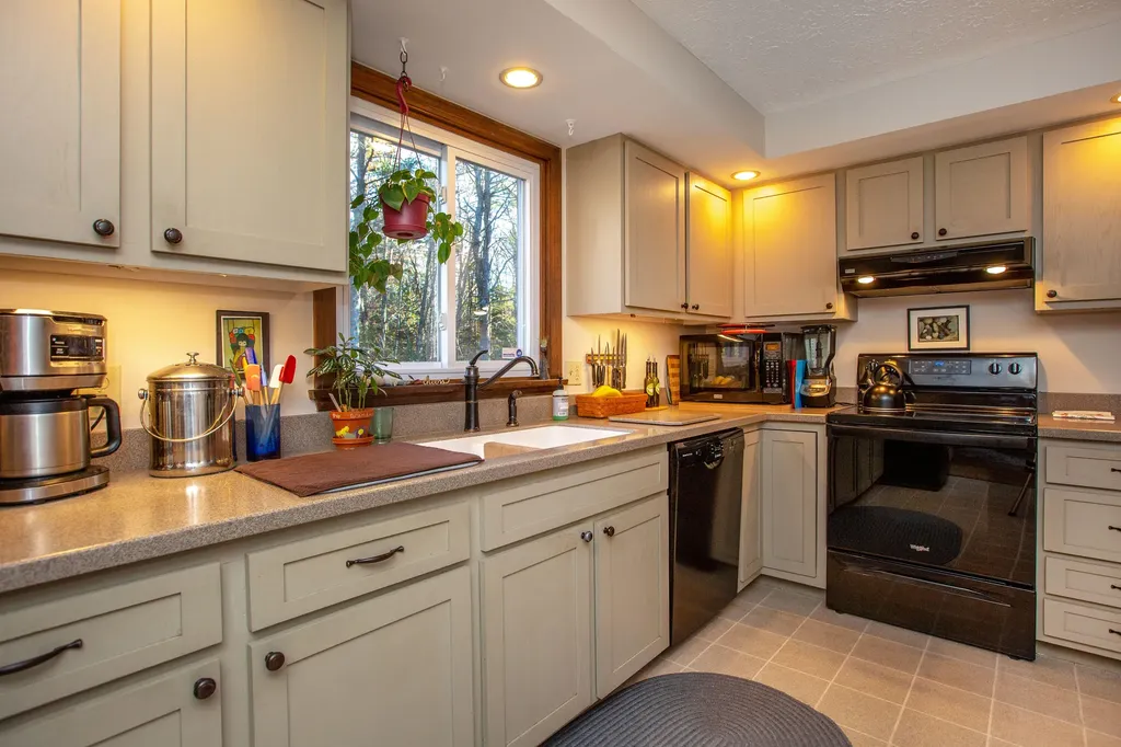 397 Woodside Road Brunswick ME 04011