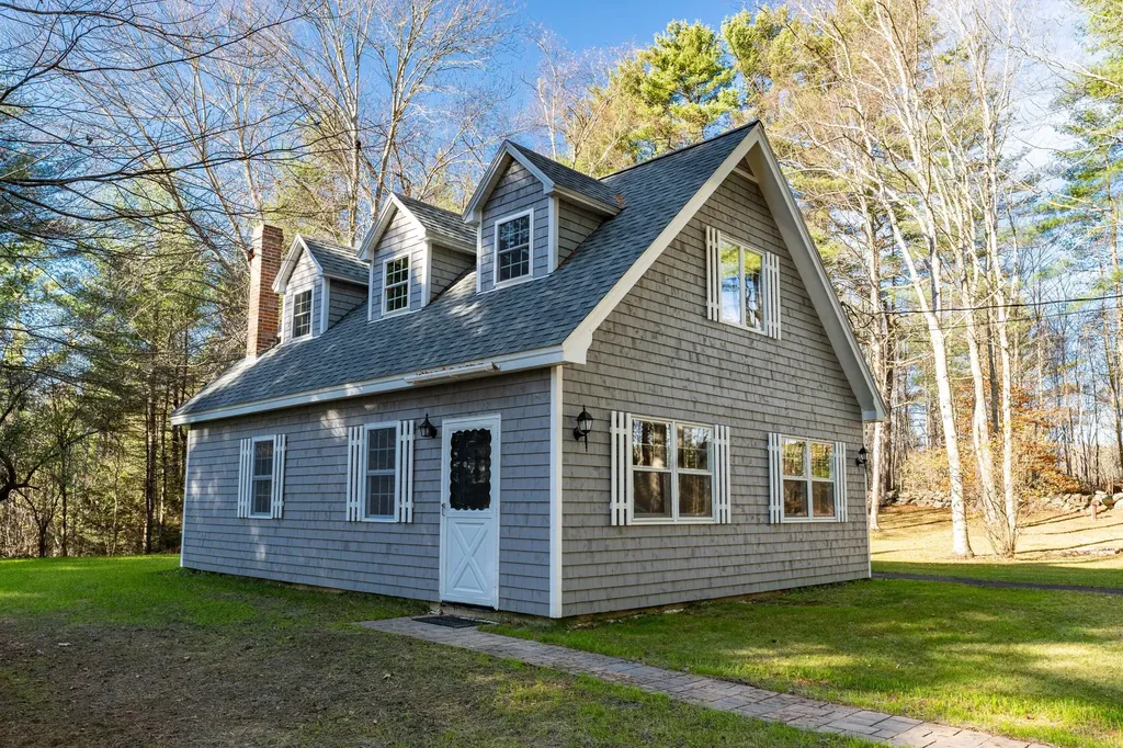311 S Beech Hill Road Pittston ME 04345