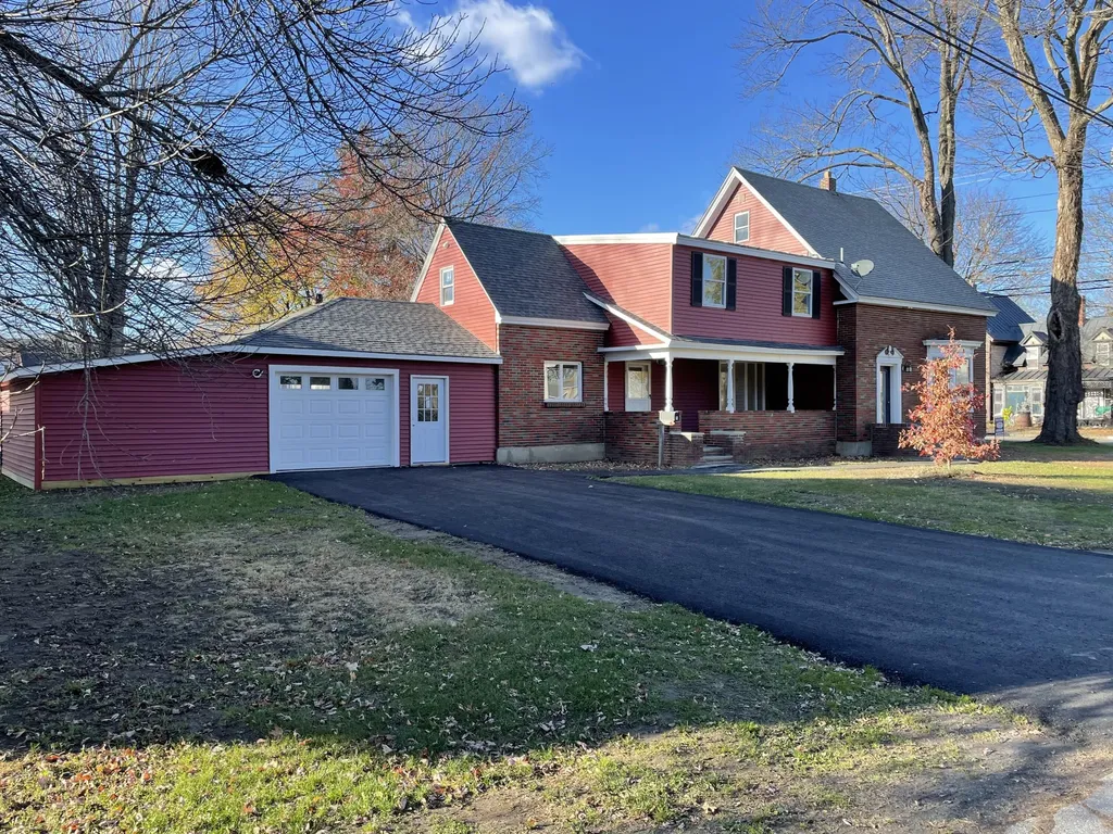 17 Winchester Street Fairfield ME 04937