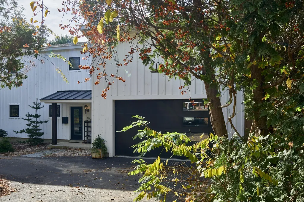 17 Eaton Avenue Camden ME 04843