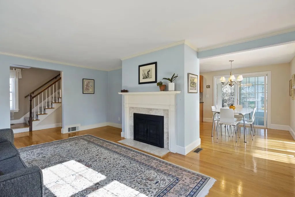 209 Middle Road Falmouth ME 04105