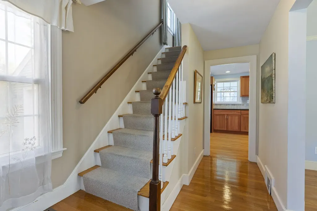 209 Middle Road Falmouth ME 04105
