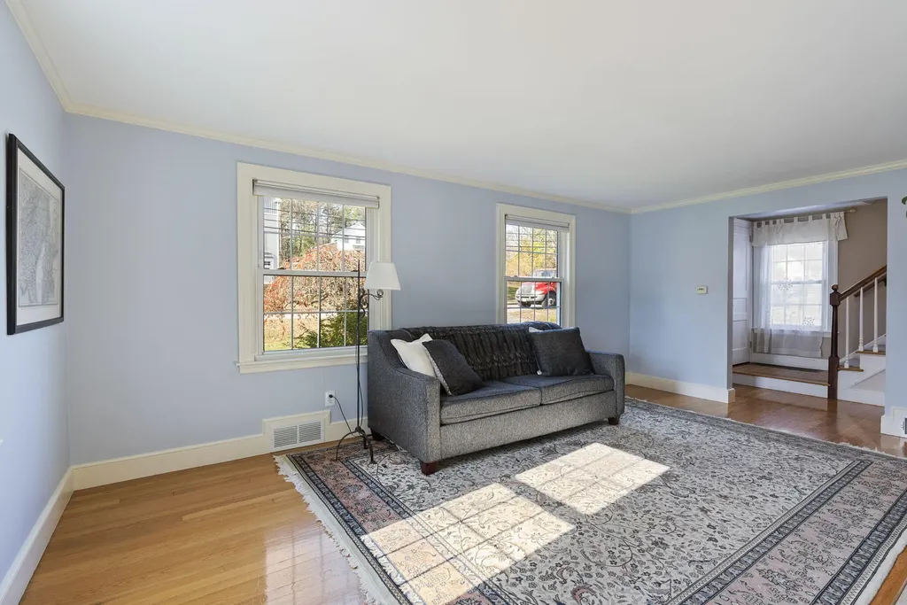 209 Middle Road Falmouth ME 04105