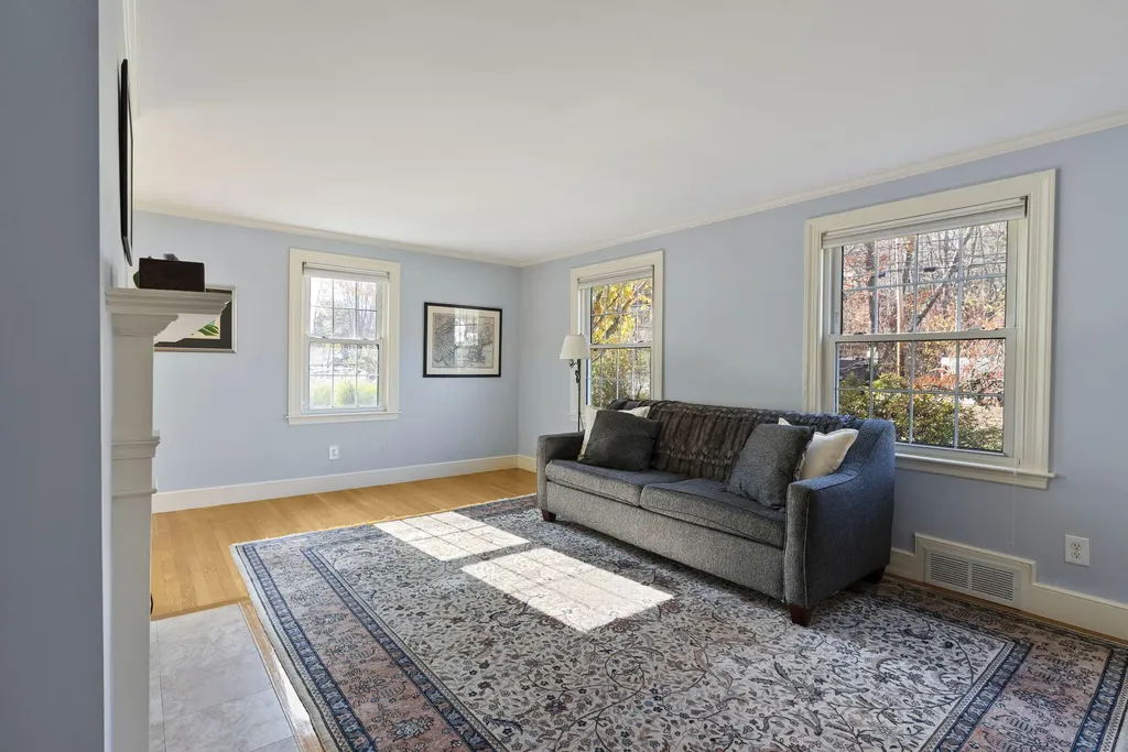 209 Middle Road Falmouth ME 04105