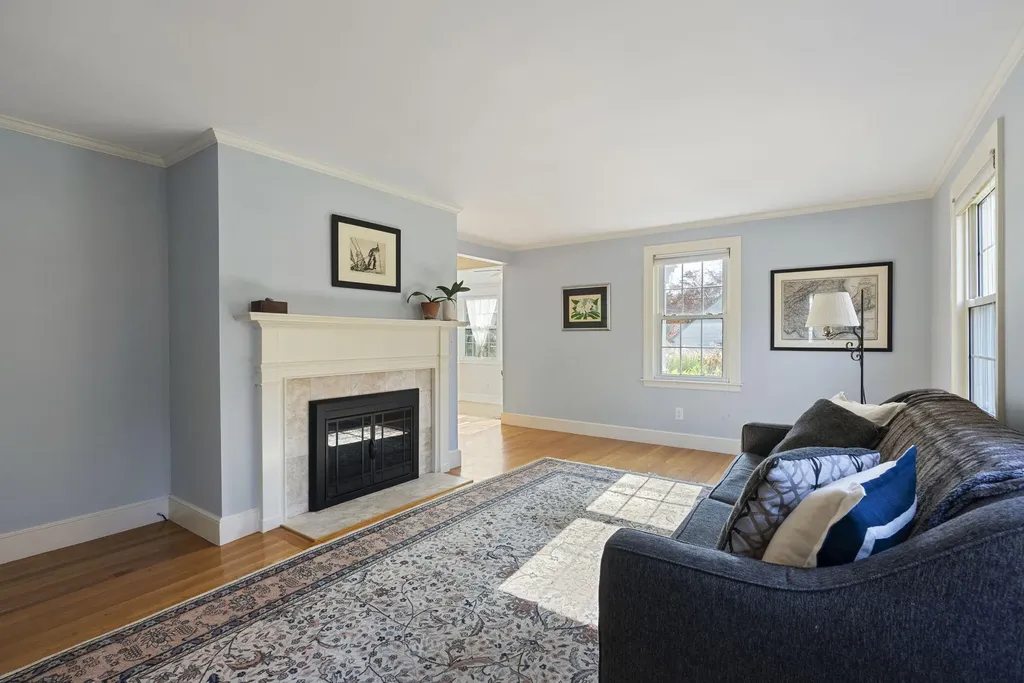 209 Middle Road Falmouth ME 04105