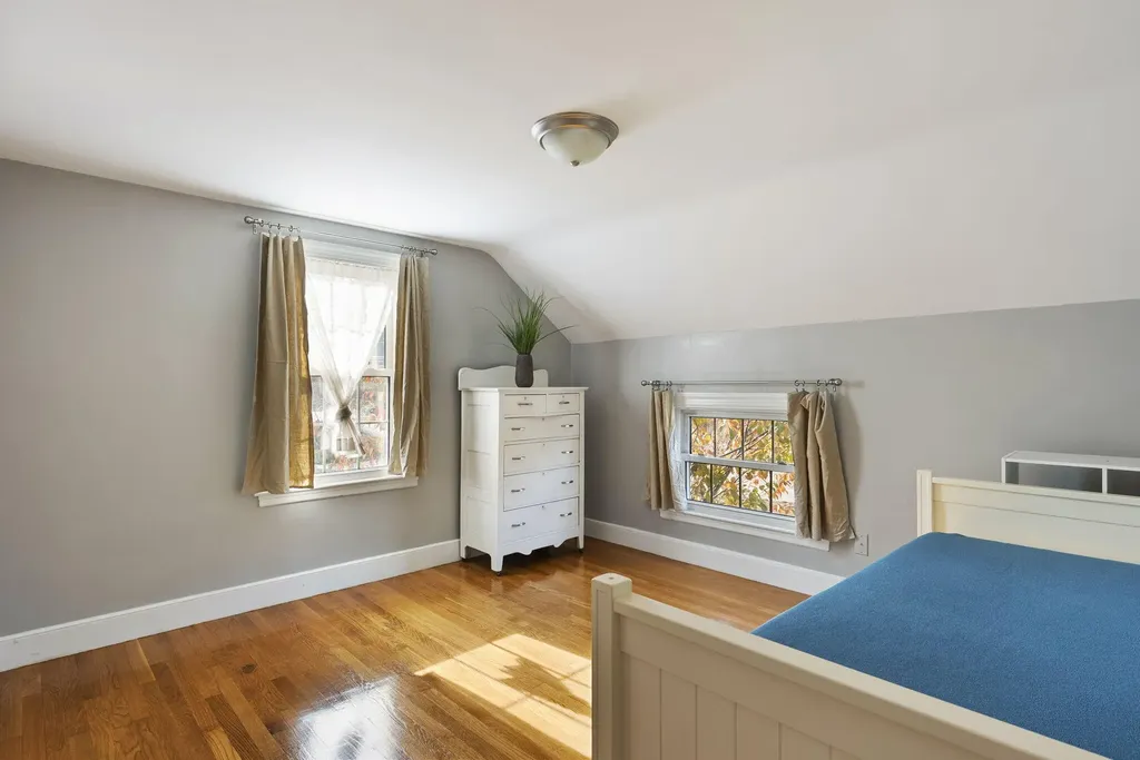 209 Middle Road Falmouth ME 04105