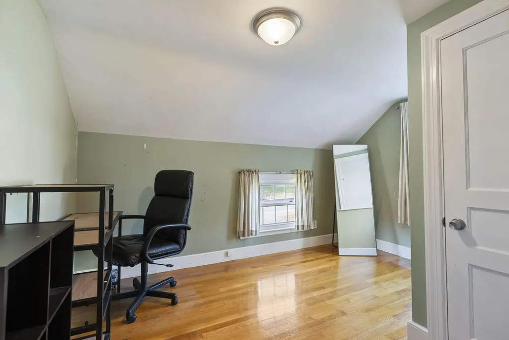 209 Middle Road Falmouth ME 04105