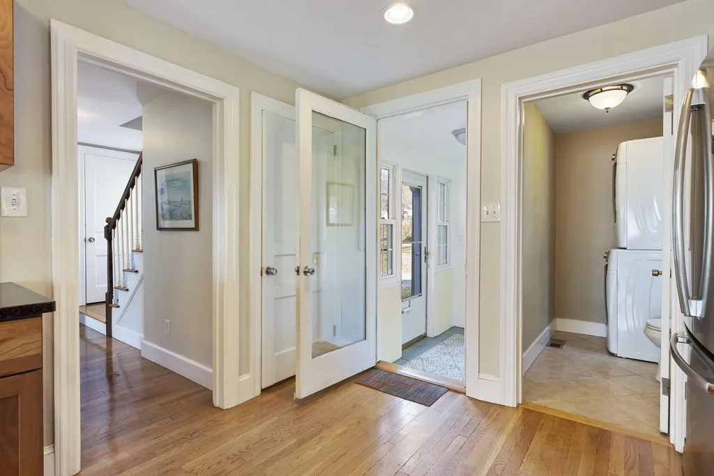 209 Middle Road Falmouth ME 04105