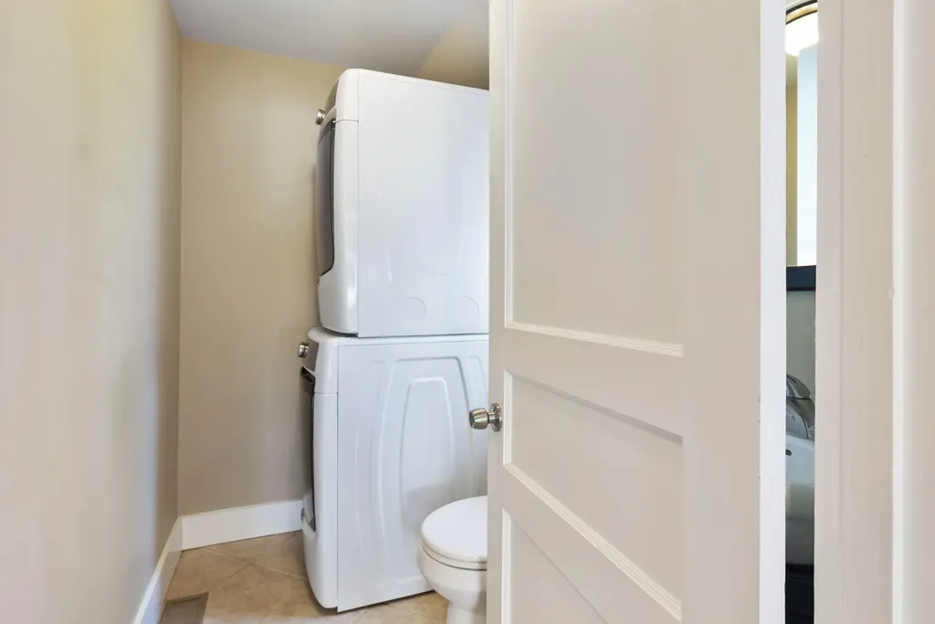 209 Middle Road Falmouth ME 04105