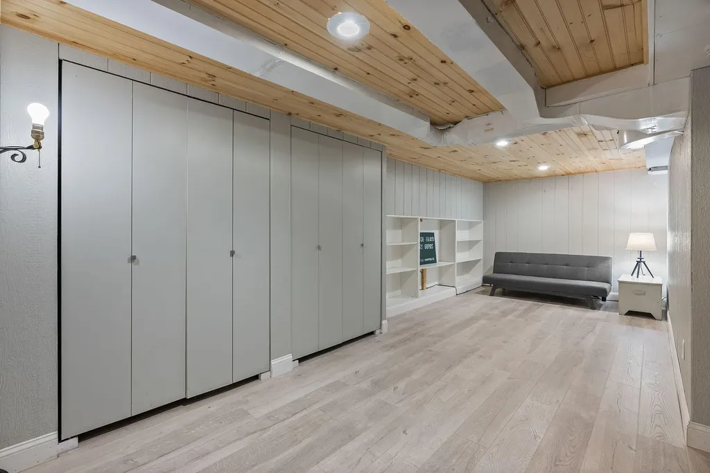 209 Middle Road Falmouth ME 04105