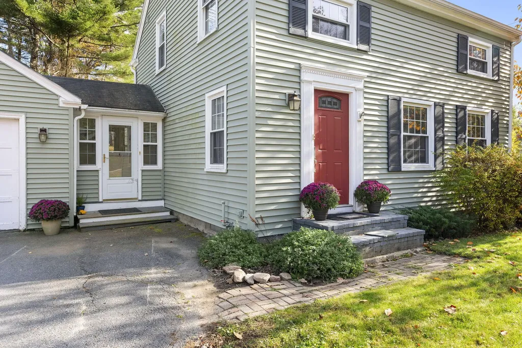 209 Middle Road Falmouth ME 04105