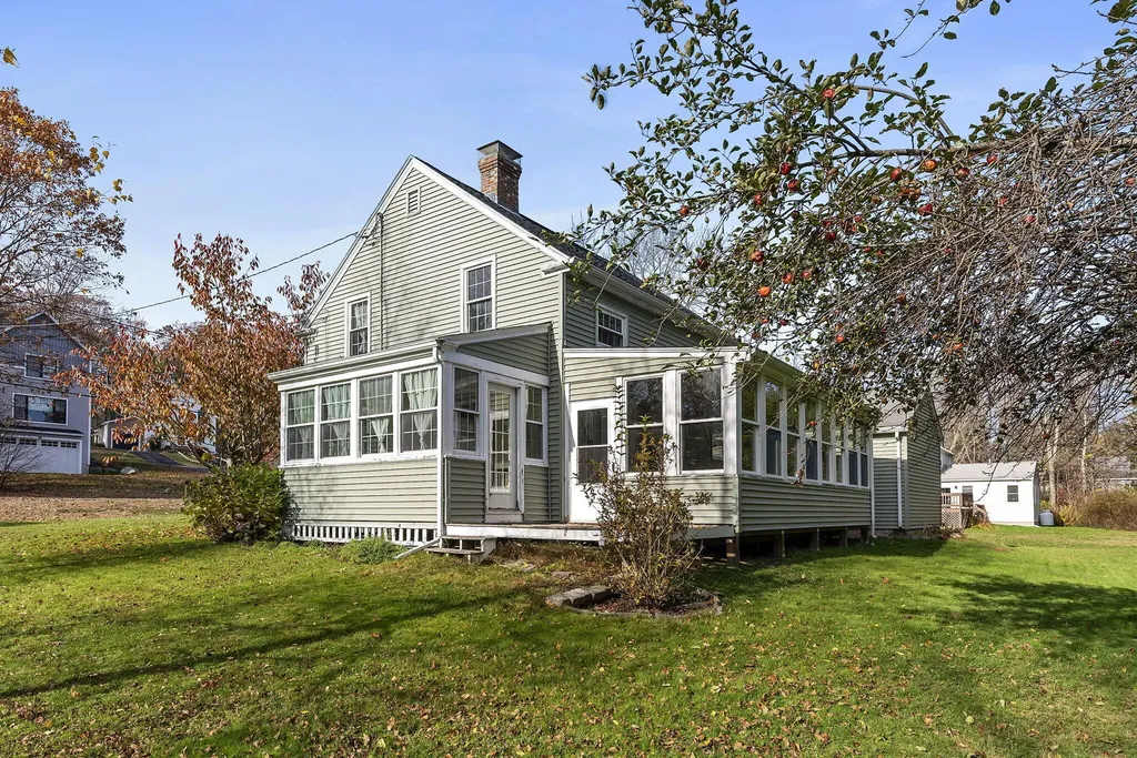 209 Middle Road Falmouth ME 04105