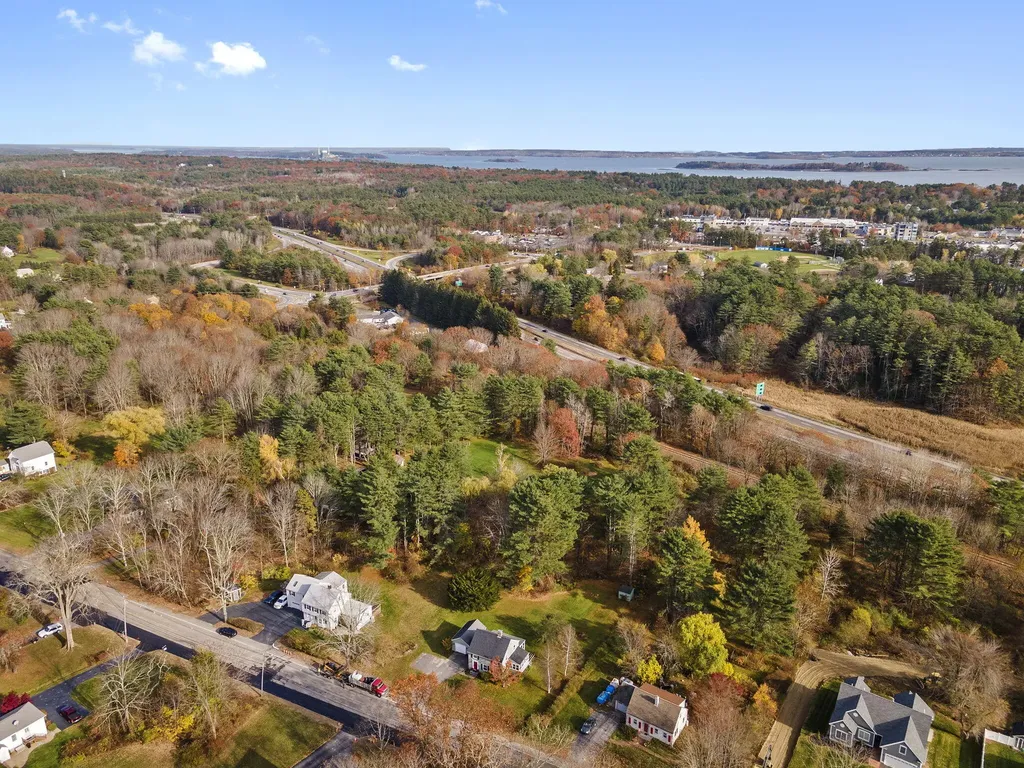 209 Middle Road Falmouth ME 04105
