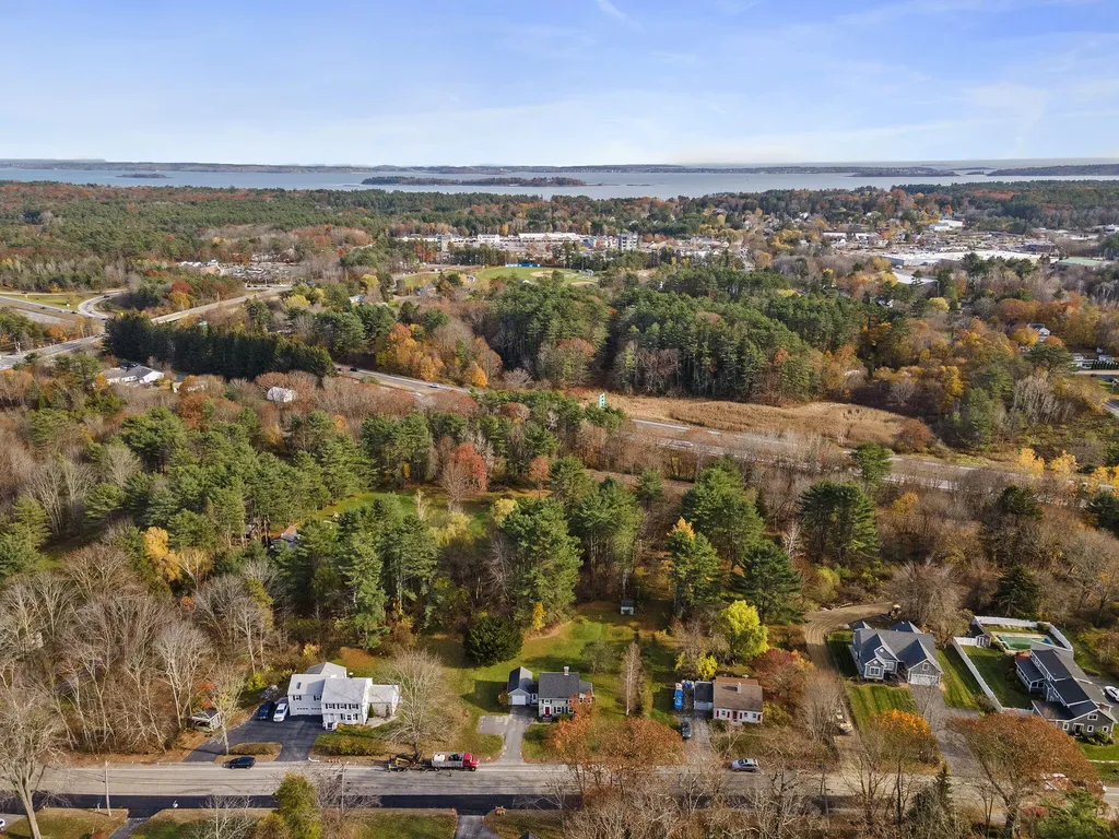 209 Middle Road Falmouth ME 04105