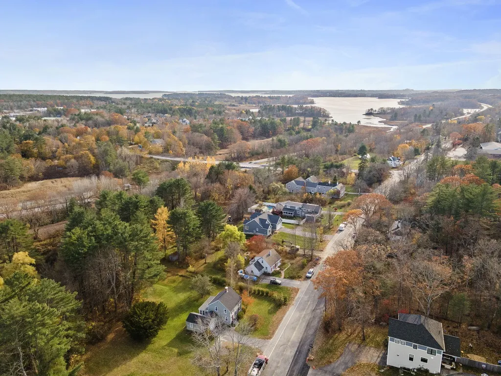 209 Middle Road Falmouth ME 04105