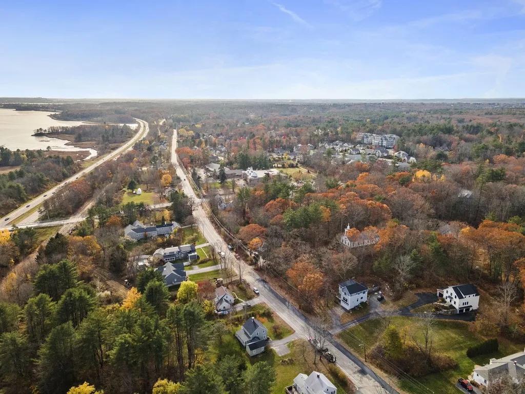 209 Middle Road Falmouth ME 04105