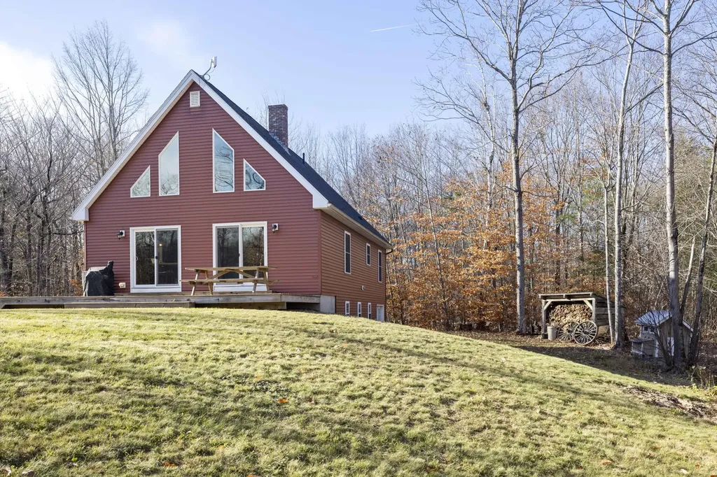 20 Howards End Bowdoin ME 04287