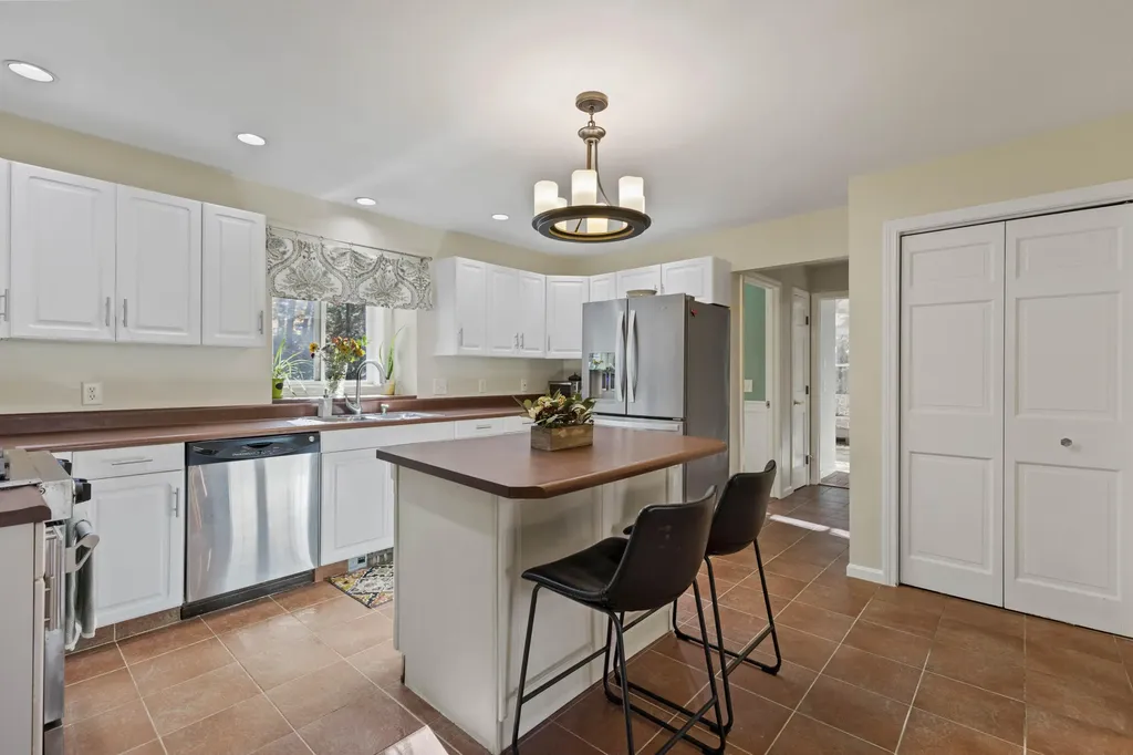 14 Fairway Drive Scarborough ME 04074