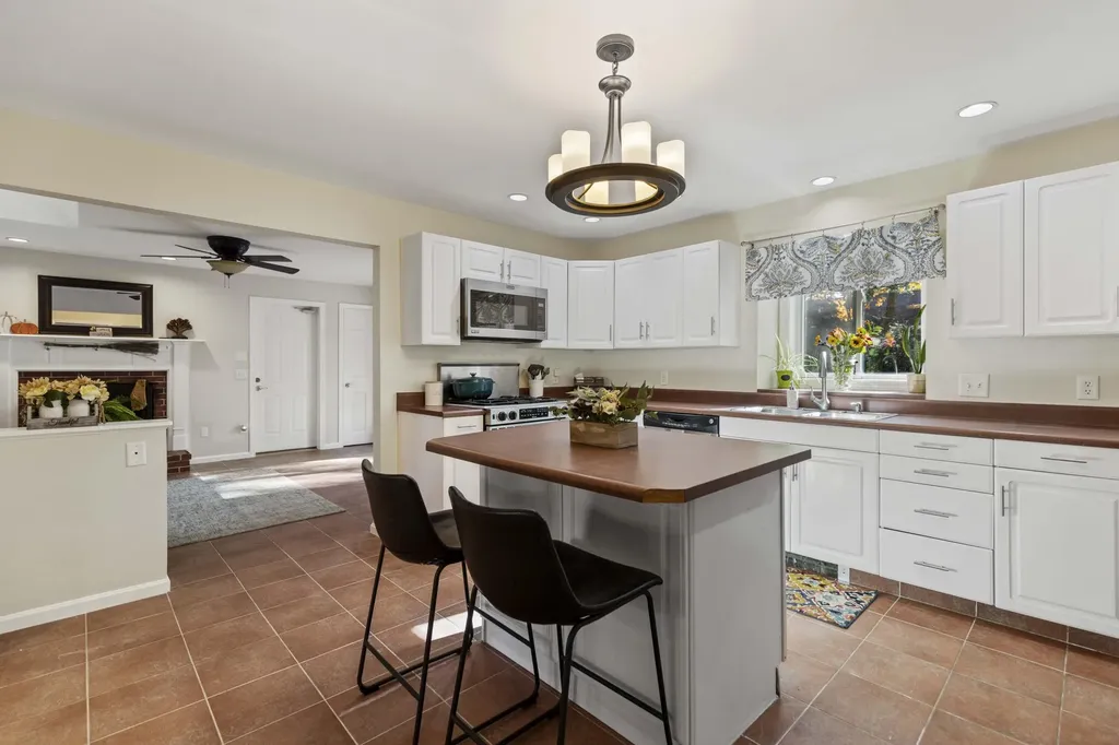 14 Fairway Drive Scarborough ME 04074