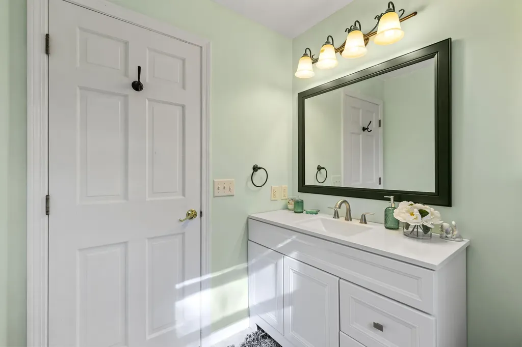 14 Fairway Drive Scarborough ME 04074