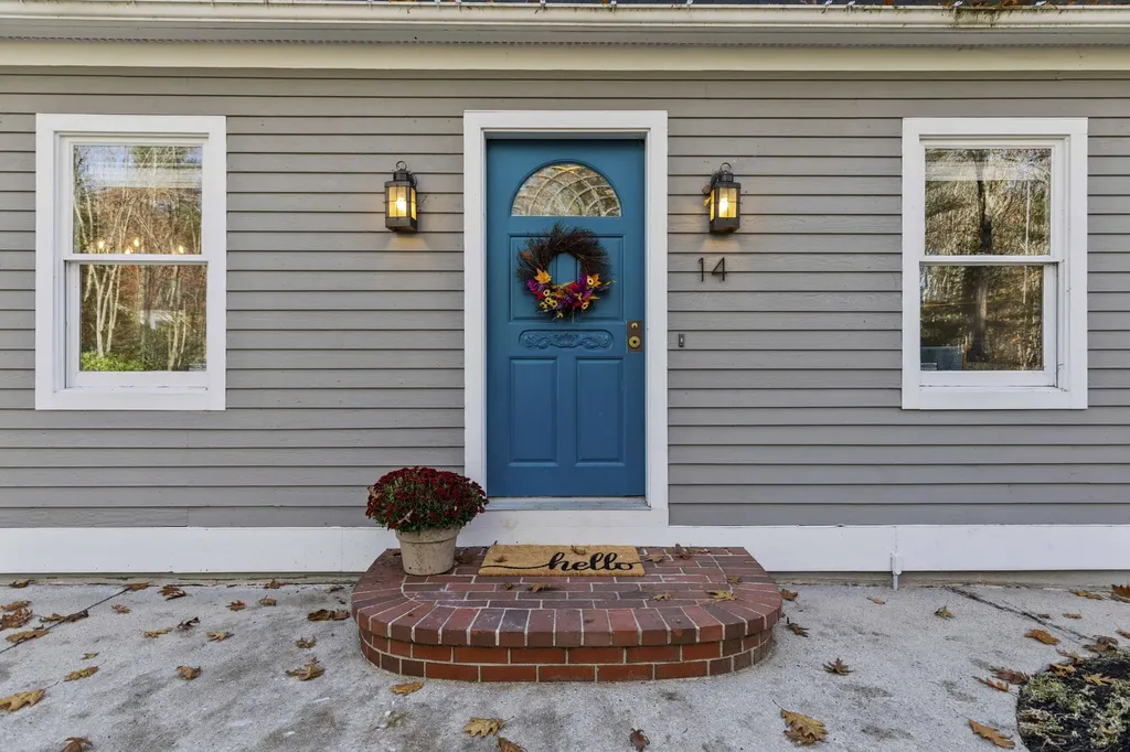14 Fairway Drive Scarborough ME 04074