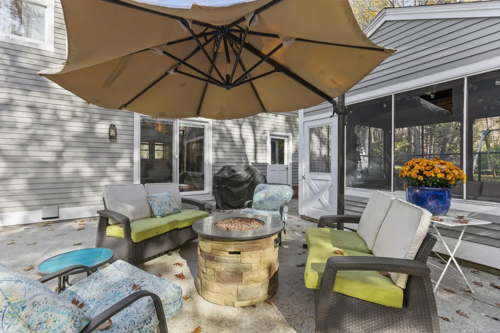 14 Fairway Drive Scarborough ME 04074