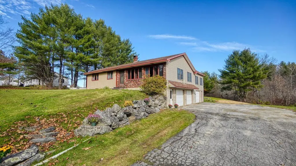 62 County Road Oakland ME 04963