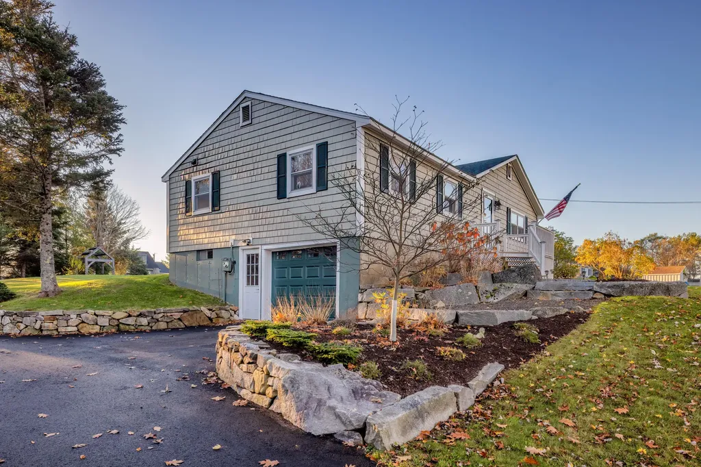 14 Sunset Street Thomaston ME 04861