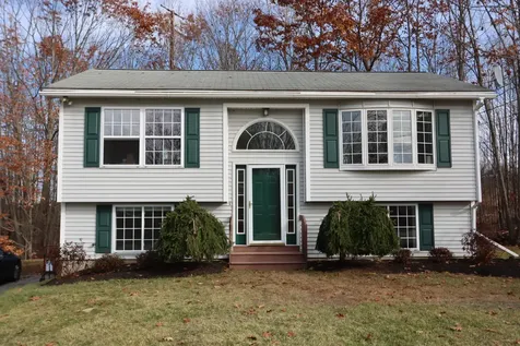 28 West View Drive Lewiston ME 04240