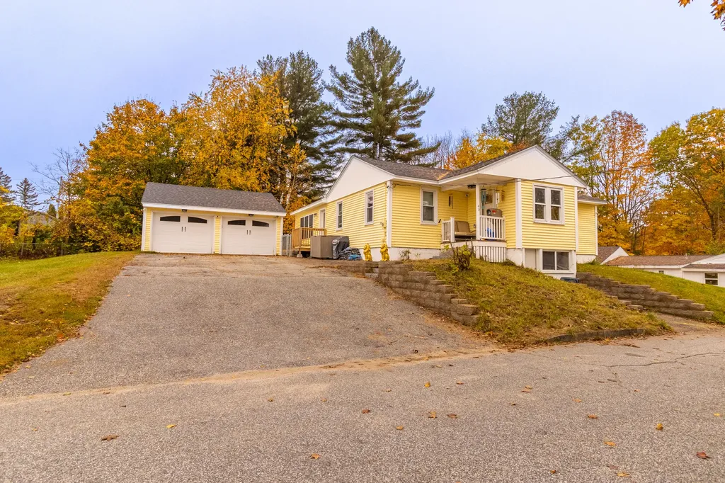 40 Enfield Street Auburn ME 04210