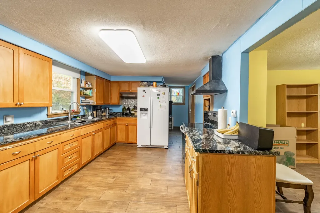 40 Enfield Street Auburn ME 04210