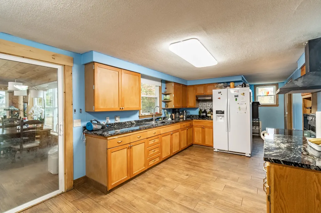40 Enfield Street Auburn ME 04210