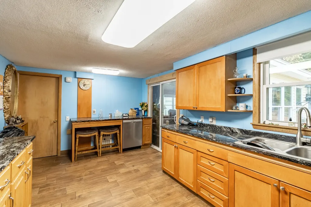 40 Enfield Street Auburn ME 04210