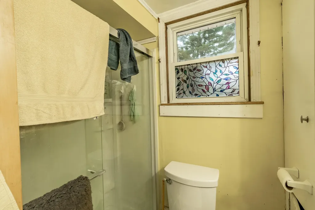 40 Enfield Street Auburn ME 04210