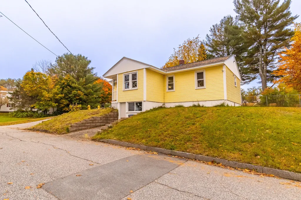 40 Enfield Street Auburn ME 04210