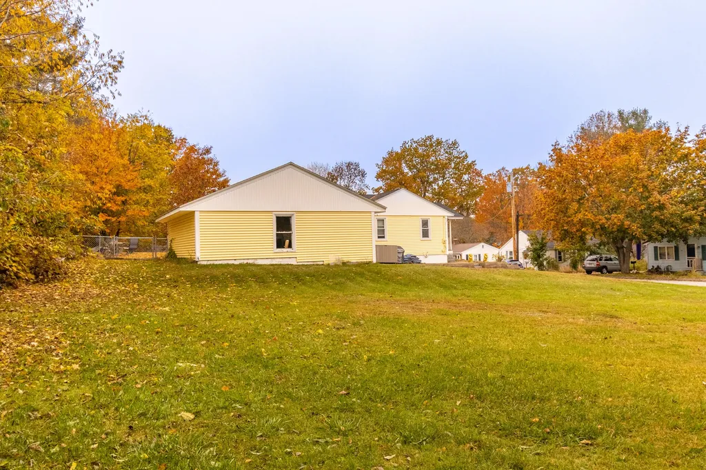40 Enfield Street Auburn ME 04210