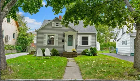 105 Edgeworth Avenue Portland ME 04103
