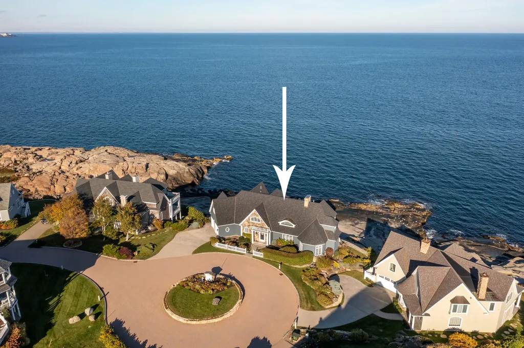 6 Lighthouse Watch York ME 03909