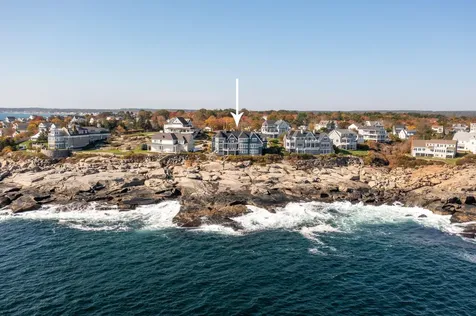 6 Lighthouse Watch York ME 03909