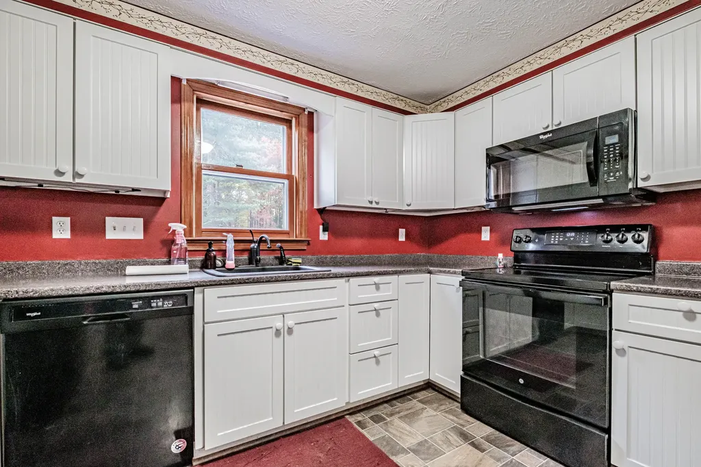 5 Harding Way Kennebunk ME 04043