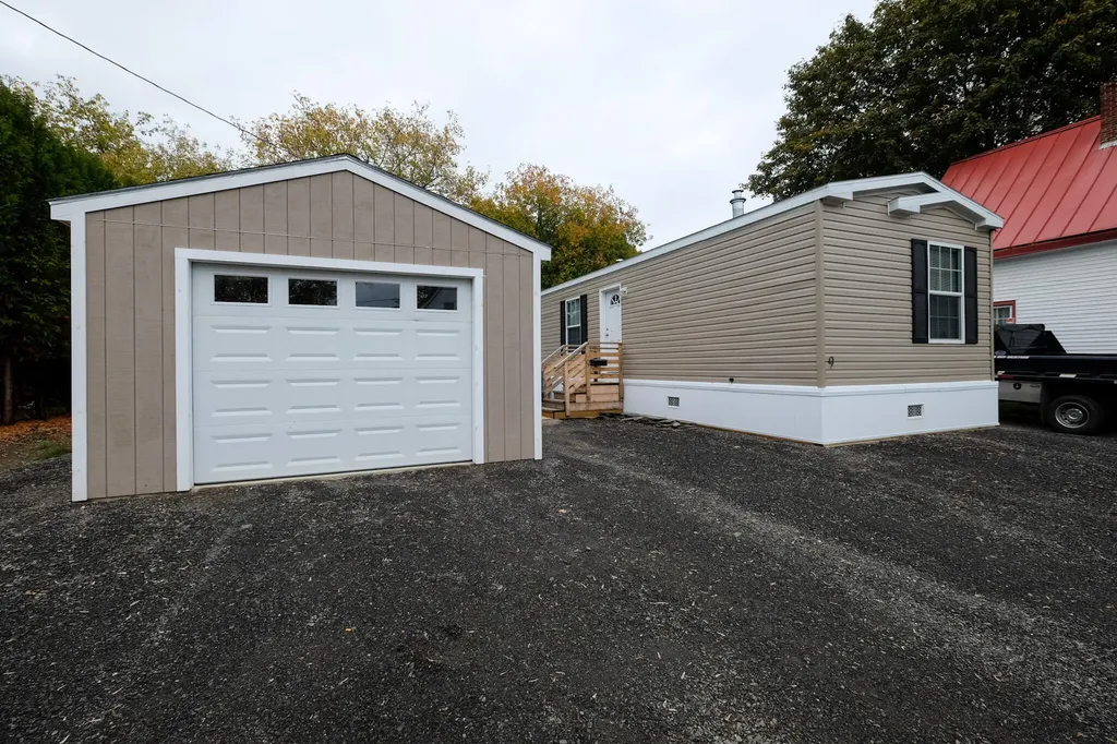 9 Halls Lane Rockland ME 04841