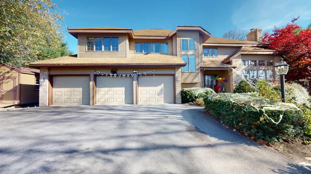 54 Briarcliff Knoll Auburn ME 04210
