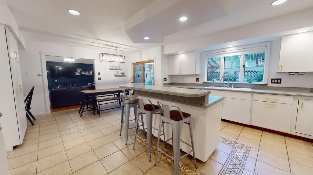 54 Briarcliff Knoll Auburn ME 04210
