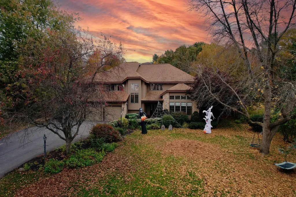54 Briarcliff Knoll Auburn ME 04210