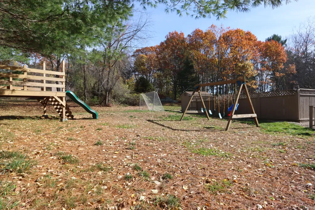 54 Briarcliff Knoll Auburn ME 04210