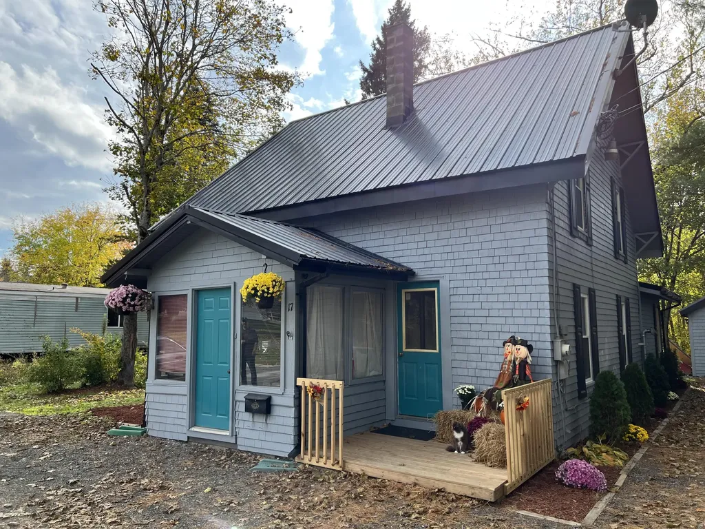 17 Summer Street Newport ME 04953
